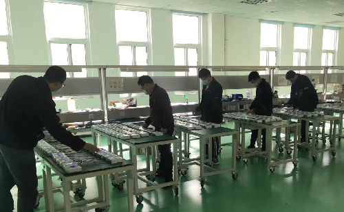 創(chuàng)世電子壓差測(cè)控器24小時(shí)老化測(cè)試進(jìn)行中